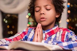 girl praying